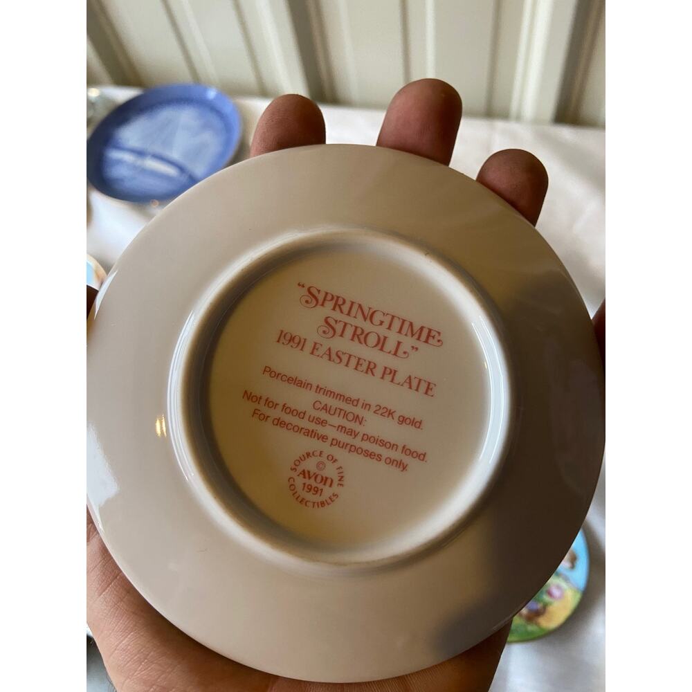 Avon easter Plates - Picture 6 of 6